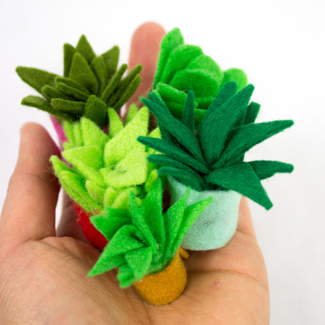 how to make tiny felt succulents with kids- super cute craft that also makes a great DIY gift
