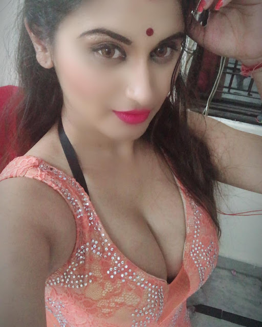 Gunnjan Aras Breathtaking Hot Sexy Photos wallpapers