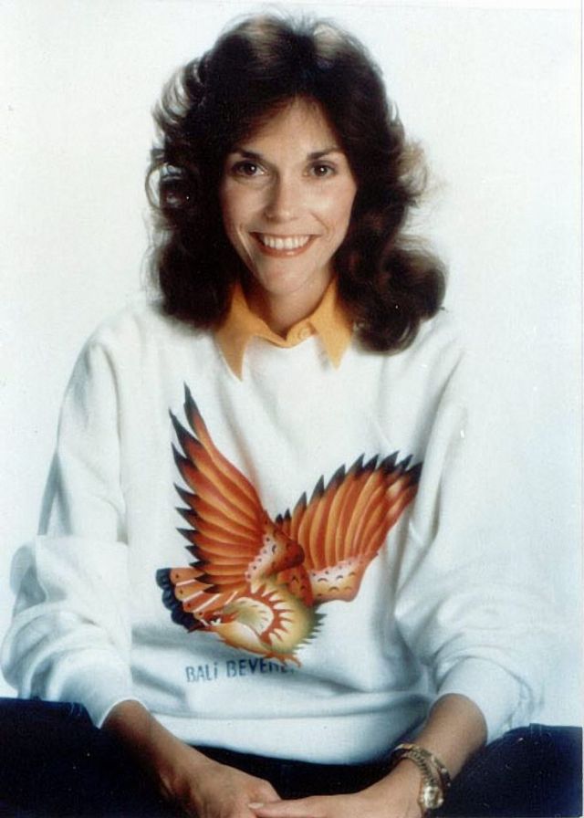 30 Vintage Photos of a Lovely Karen Carpenter From Between the Late