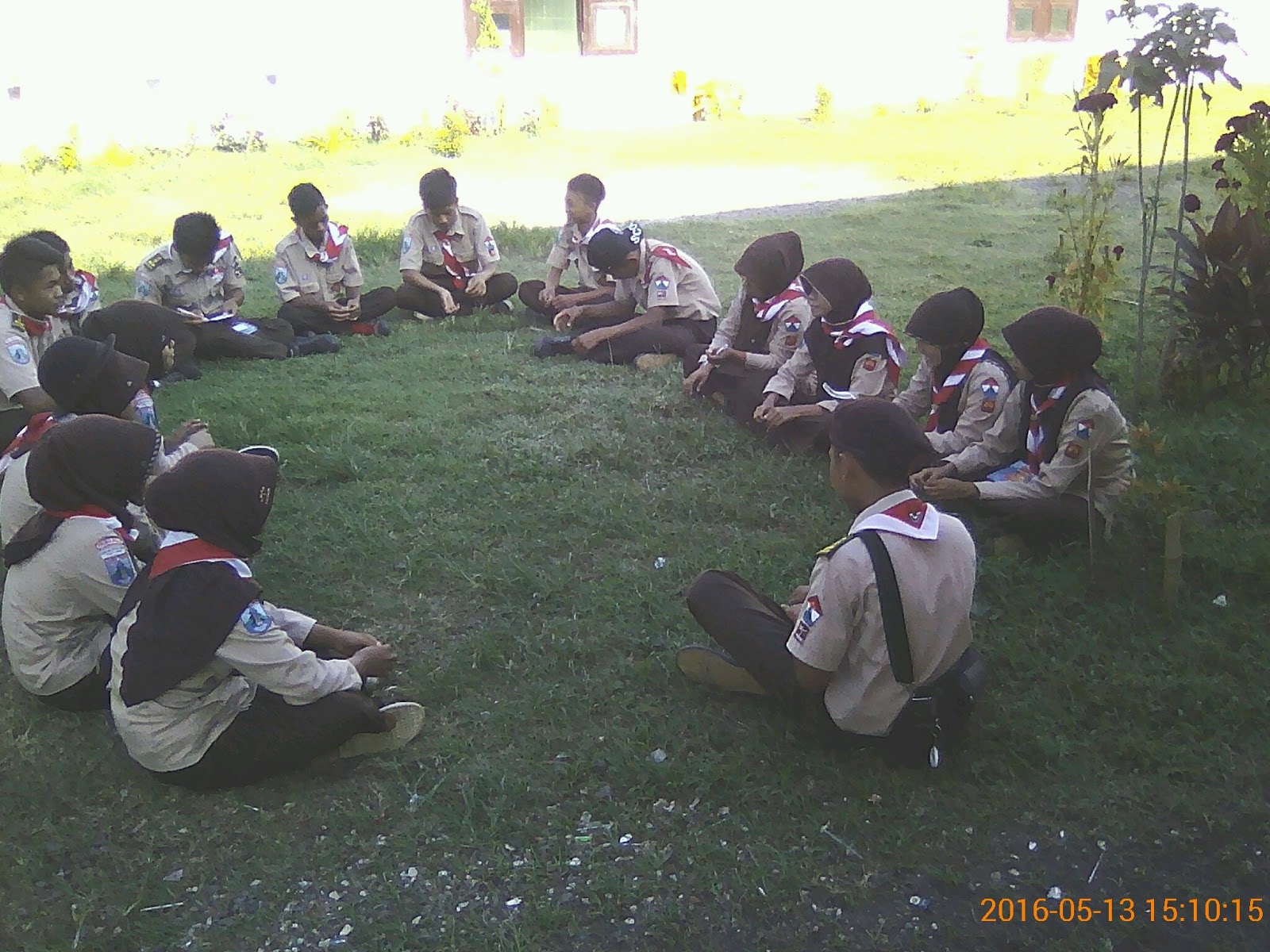 kegiatan rutinitas ( mendiskusikan materi dan evaluasi kegiatan rutinitas ( mendiskusikan materi dan evaluasi