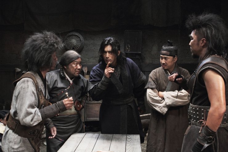 Modern Korean Cinema: The Grand Heist (바람과 함께 사라지다) 2012