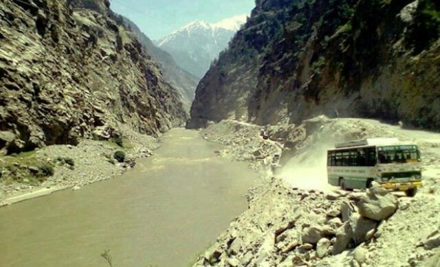Hrtc-bus-from-Lahaul-to-Manali-via-Rohtang