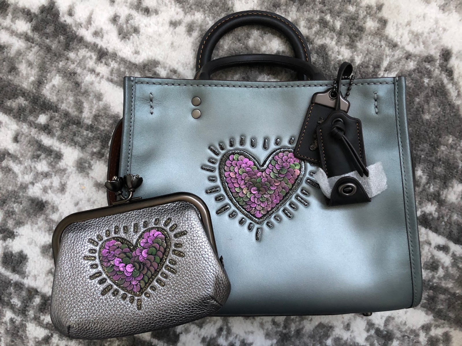 Review Coach X Keith Haring Rogue 25 & Frame Pouch