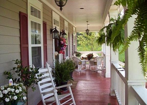 A few fresh ideas for the design of a porch