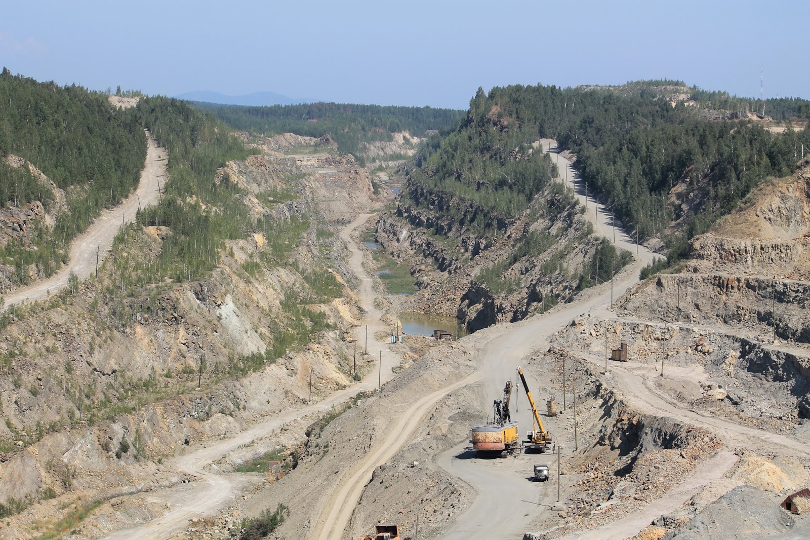 кыштырлинский карьер тюмень. кыштым тайгинка. кыштым тайгинка. графитовый карьер тайгинка. часовня александра невского краснотурьинск.