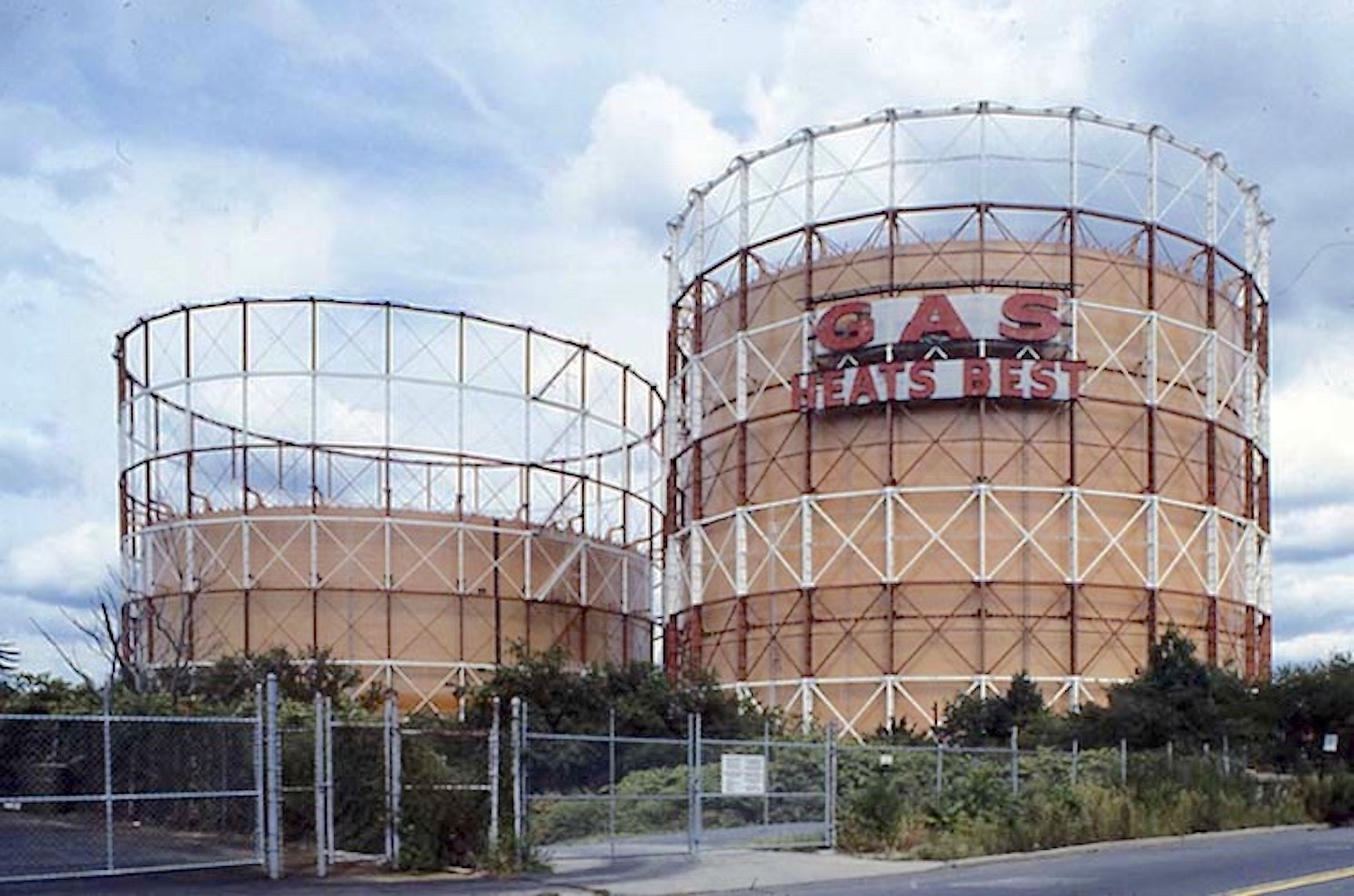 Ken Bausert's Nostalgic Museum Remembering The Elmhurst Gas Tanks