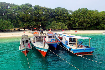 paket tour wisata pantai tanjung lesung 2018