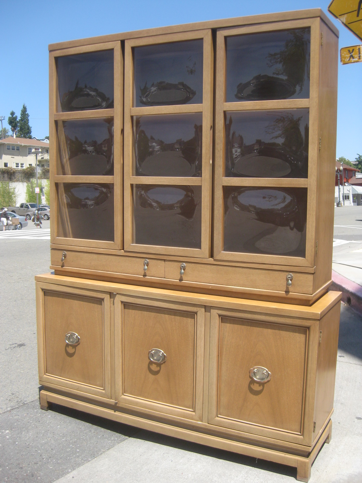 UHURU FURNITURE & COLLECTIBLES SOLD China with Bubbled Glass