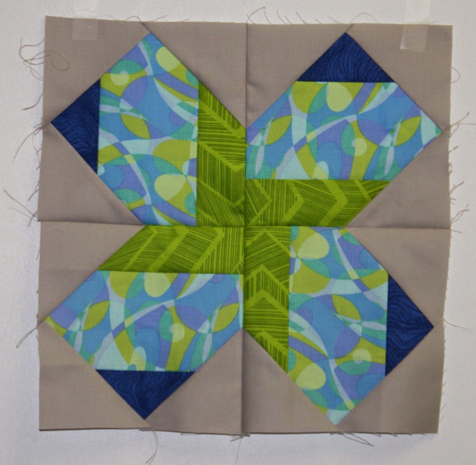Emerald Coast Modern Quilt Guild September 2014 Lottery Block