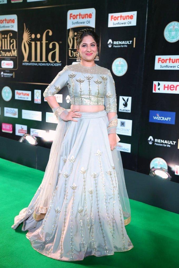 Gowri Munjal Hot Stills In Green Dress At Tsr Tv9 Film Awards
