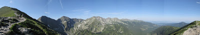 Panorama na otoczenie Doliny Rohackiej z przełęczy Zawracie.