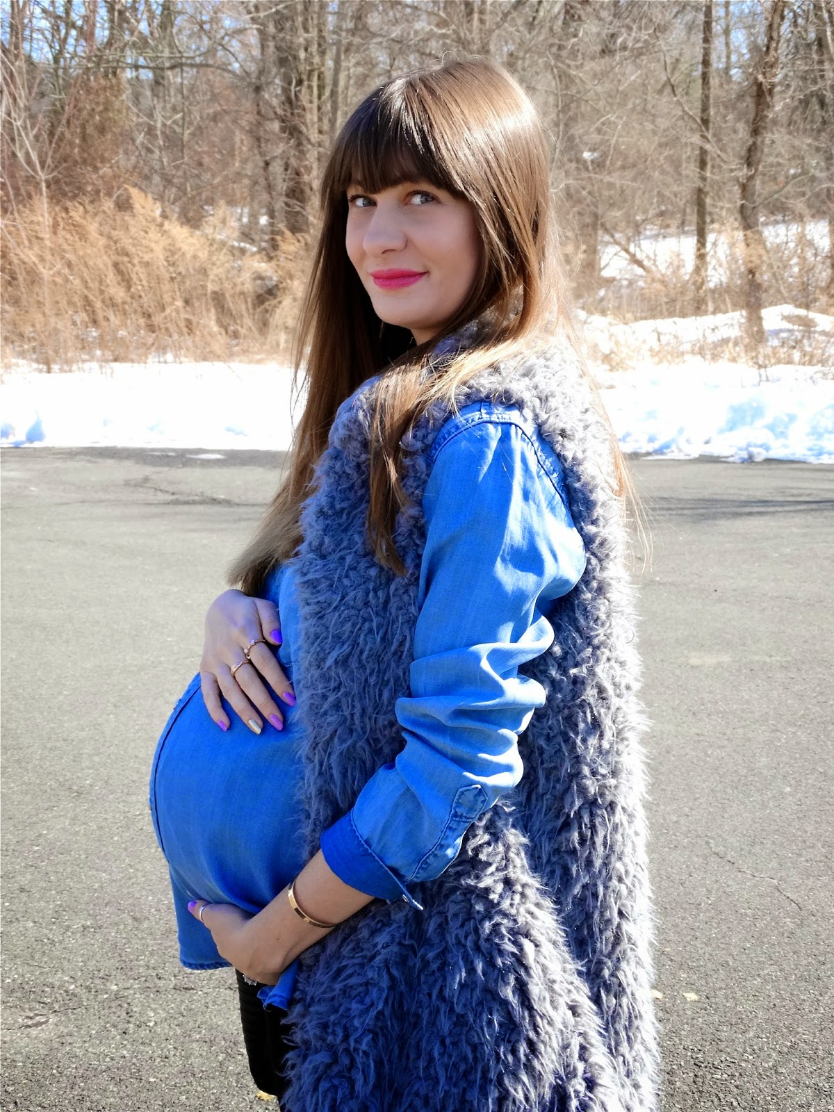Maternity Style Blog, House Of Jeffers, shows off her 7 month bump wearing Gap Maternity and Destination Maternity | www.houseofjeffers.com
