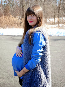 Maternity Style Blog, House Of Jeffers, shows off her 7 month bump wearing Gap Maternity and Destination Maternity | www.houseofjeffers.com