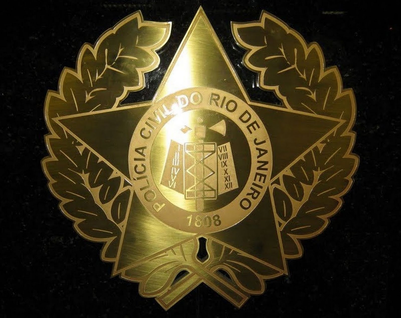 AprovaPol Rumo à aprovação nas carreiras policiais Edital para Delegado sai em junho AprovaPol Rumo à aprovação nas carreiras policiais Edital para Delegado sai em junho