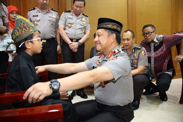 Kapolri Jendral Tito Karnavian Kedatangan Tamu Kehormatan Abigiel Penyintas Autoimmune