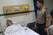 Kasi Humas Polres Deli Serdang Menjenguk Sakit Kordinator Wartawan Unit Polres Deliserdang