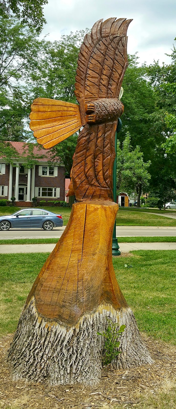 History and Culture by Bicycle: Storm Lake, Iowa: Carved Eagle Sculpture
