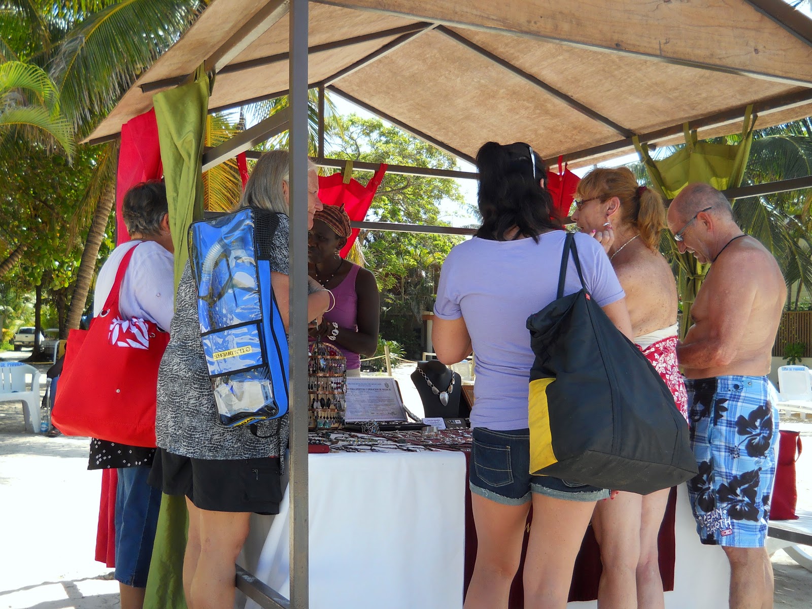 Nancy's Adventures in Roatan: Karma Designs, Unique on Roatan
