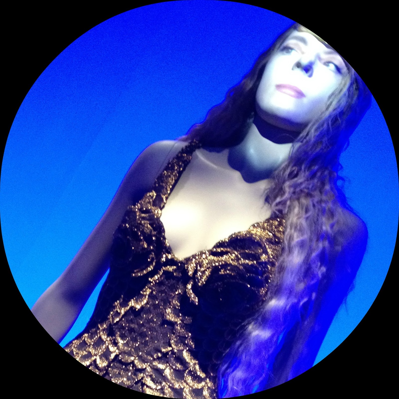 vvb32 reads: Mermaids Mermaids and More Mermaids