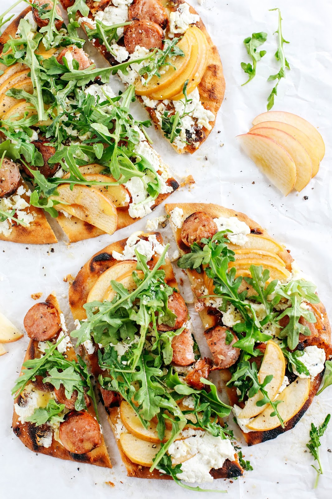 GRILLED SAUSAGE & APPLE PIZZA WITH GOAT CHEESE | HEALTY FOOD