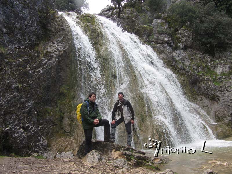 SENDEROS EN LA NATURALEZA: CIRCULAR DESDE ZUHEROS A LAS CHORRERAS DEL ...