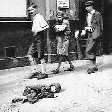 JEWISH CHILD DIES IN THE STREET - WARSAW GHETTO