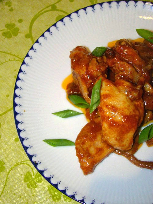 Pui cu mix de ciuperci, in sos tomat