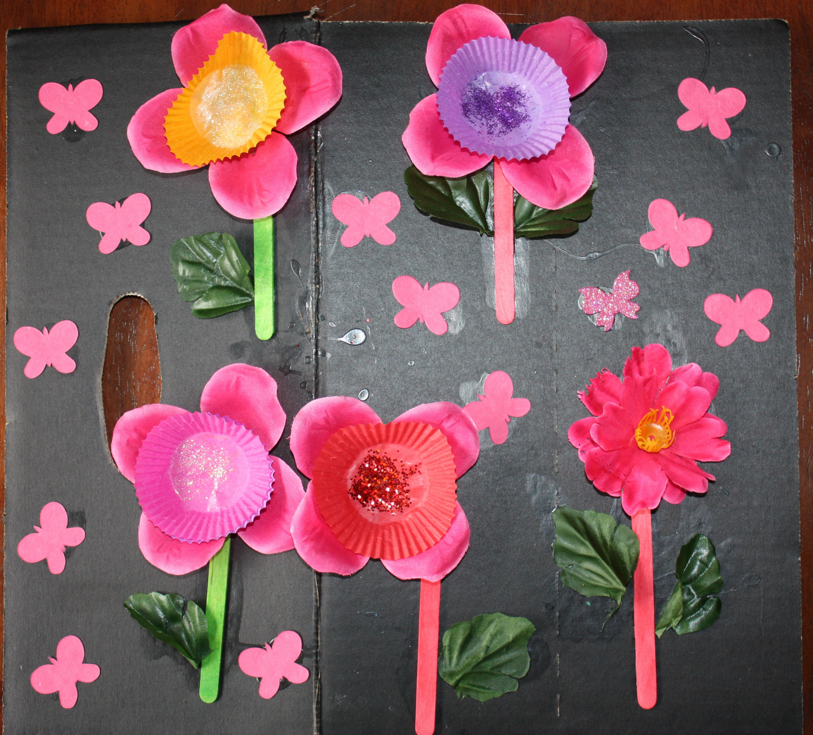 Kids Love Craft Mothers day cards with fake flower petals and patty pans