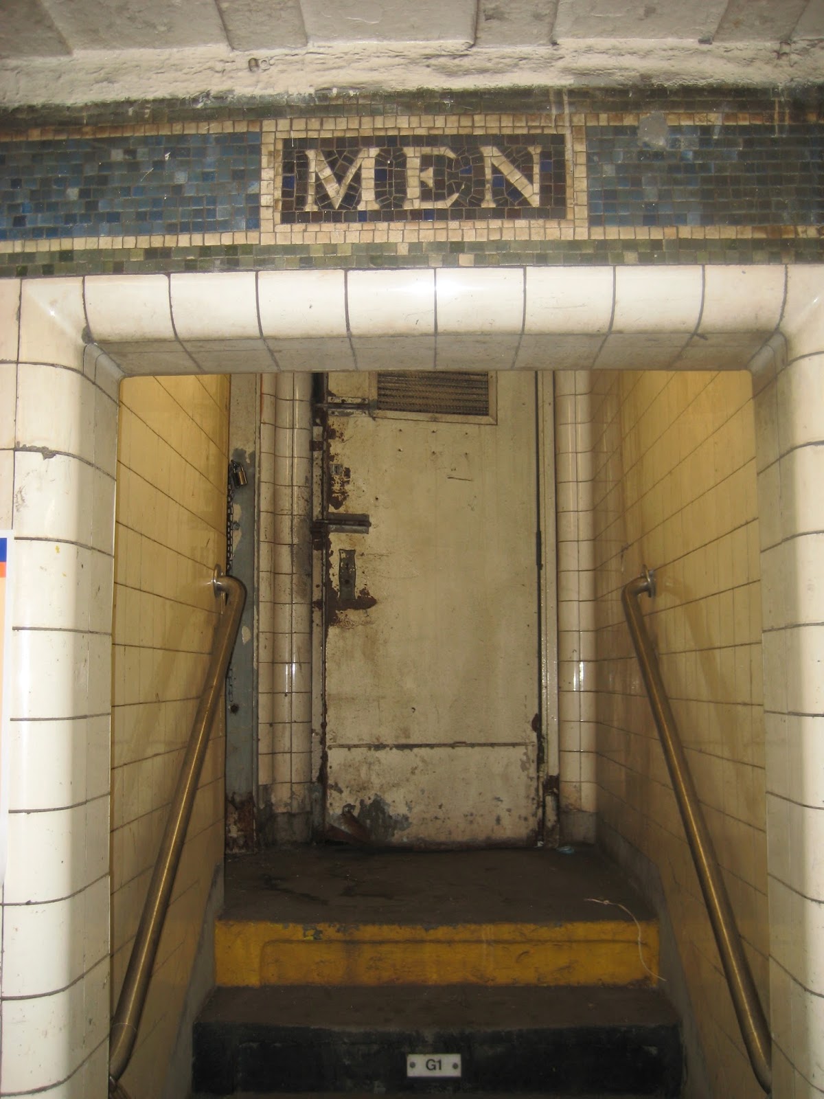 New York History Geschichte Public restrooms in the New York Subway