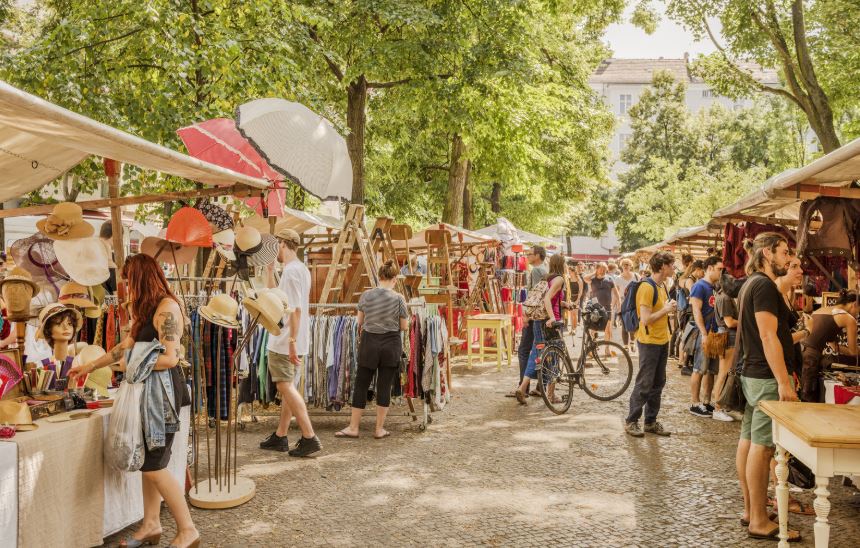 Makalah Ekonomi Peran Pasar Dalam Perekonomian