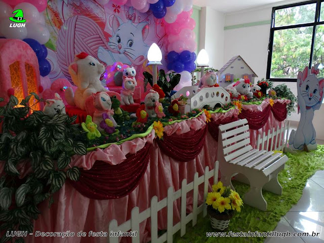 Gata Marie - Decoração tradicional luxo - Detalhes imagem 04 Mesa decorativa Gata Marie para festa de aniversário