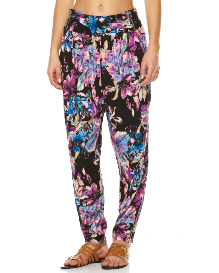 Beauty RollerCoaster: Floral pants/trousers