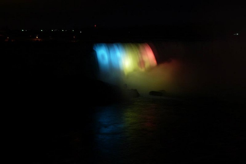 cascate Niagara notte Canada