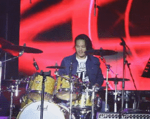 어제자 드럼 박살낸 국카스텐 드러머 | 인스티즈