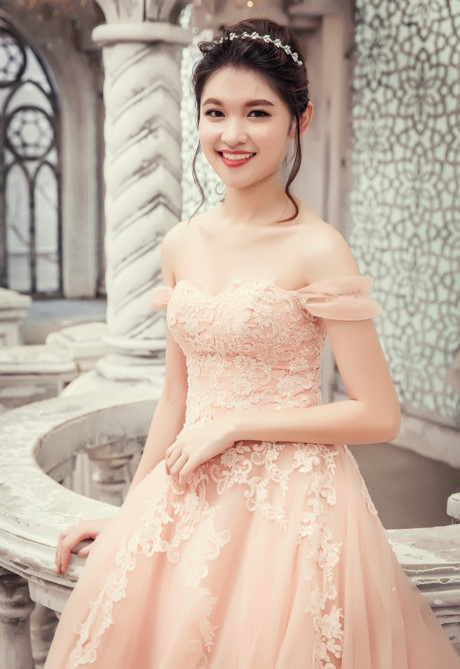 Ngam nhan sac long lay cua 15 nu sinh DH Ngoai thuong - Anh 2