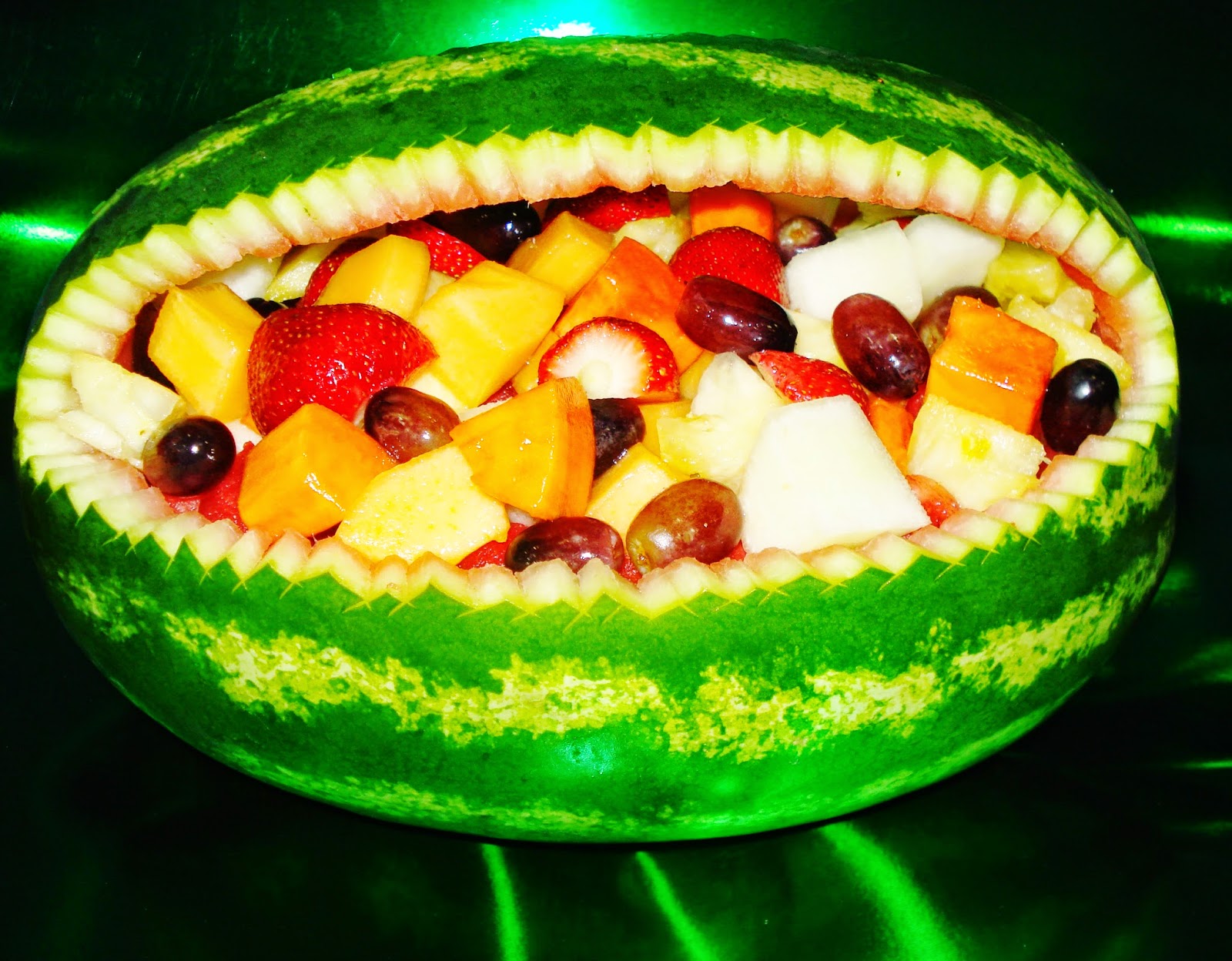 Edible Arrangements by FRUITABLES FRUIT BASKETS