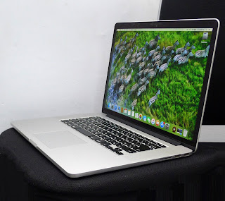MacBook Pro Retina Core i7 15-inchi Mid 2012 Doube VGA Di Malang