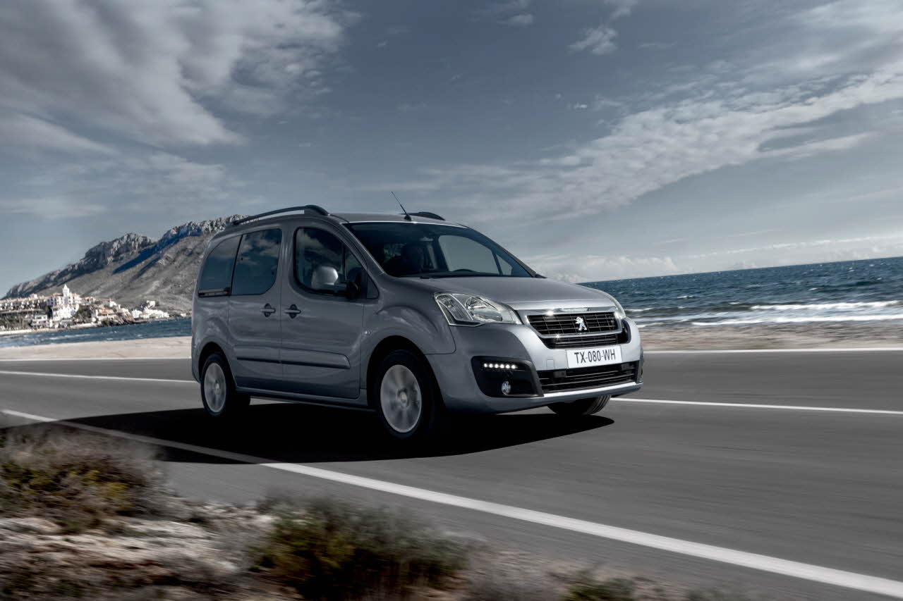 606 TL TAKSİTLE PEUGEOT 208 FIRSATI