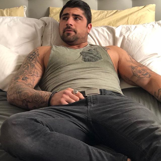 Ryan Bones è l'attore porno gay più bello del mondo (diciamo
