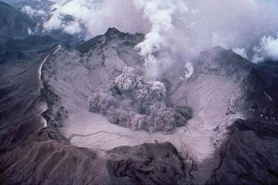 Kawah Gunung Berapi Pinatubo