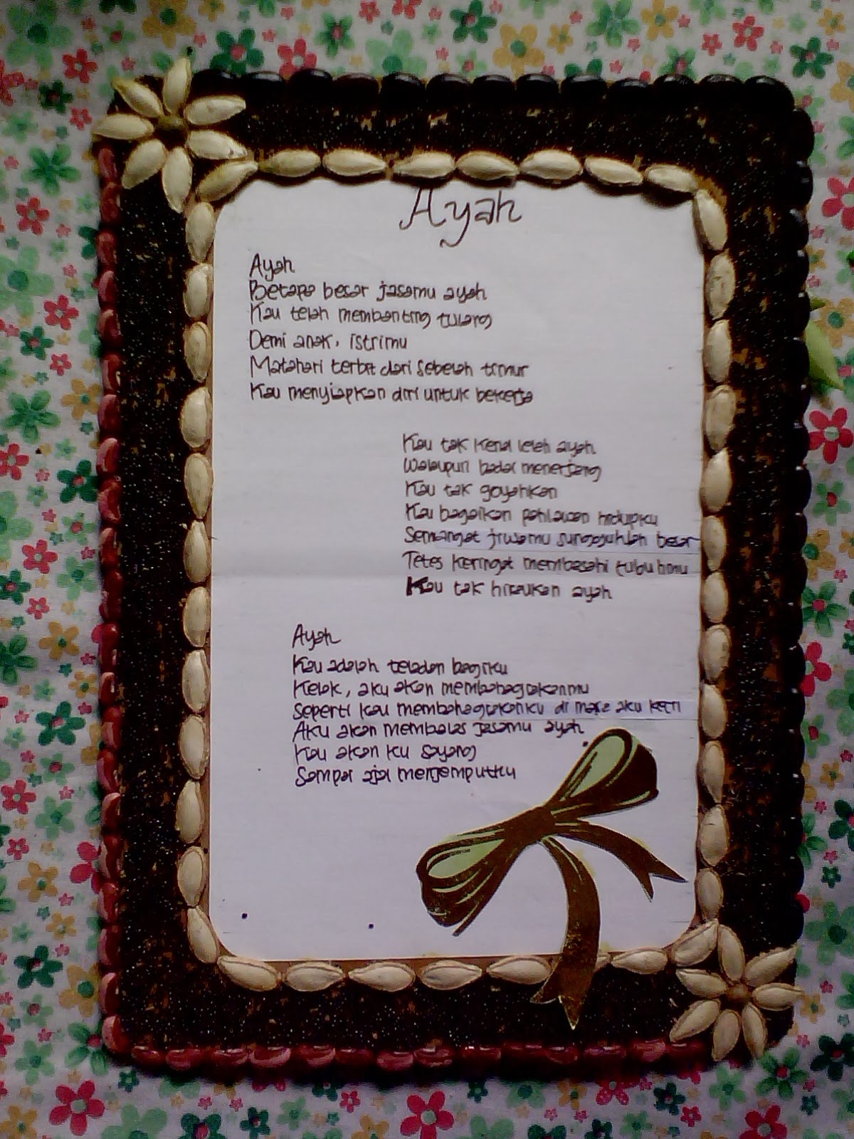 Ide 27 Gambar Hiasan Untuk Puisi Di Kertas