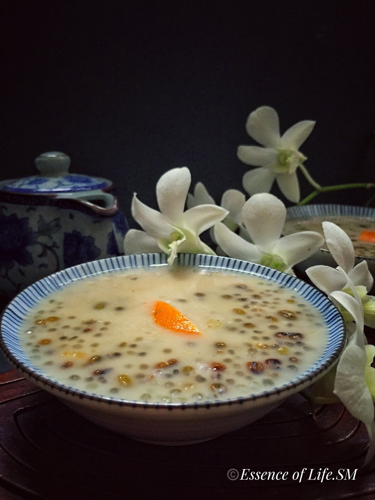 SWEET MOONG BEAN & SAGO SOUP WITH COCONUT MILK