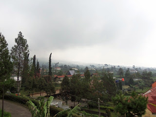 sewa villa untuk tahun baru di Lembang http://vilaistanabungavilage.blogspot.com/2014/10/sewa-villa-untuk-tahun-baru-di-lembang.html