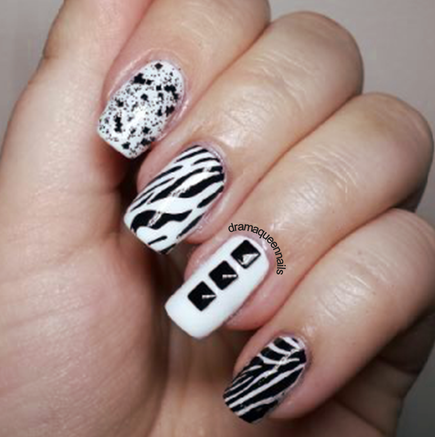 Drama Queen Nails: #31dc2013 - Day 7: Black and White
