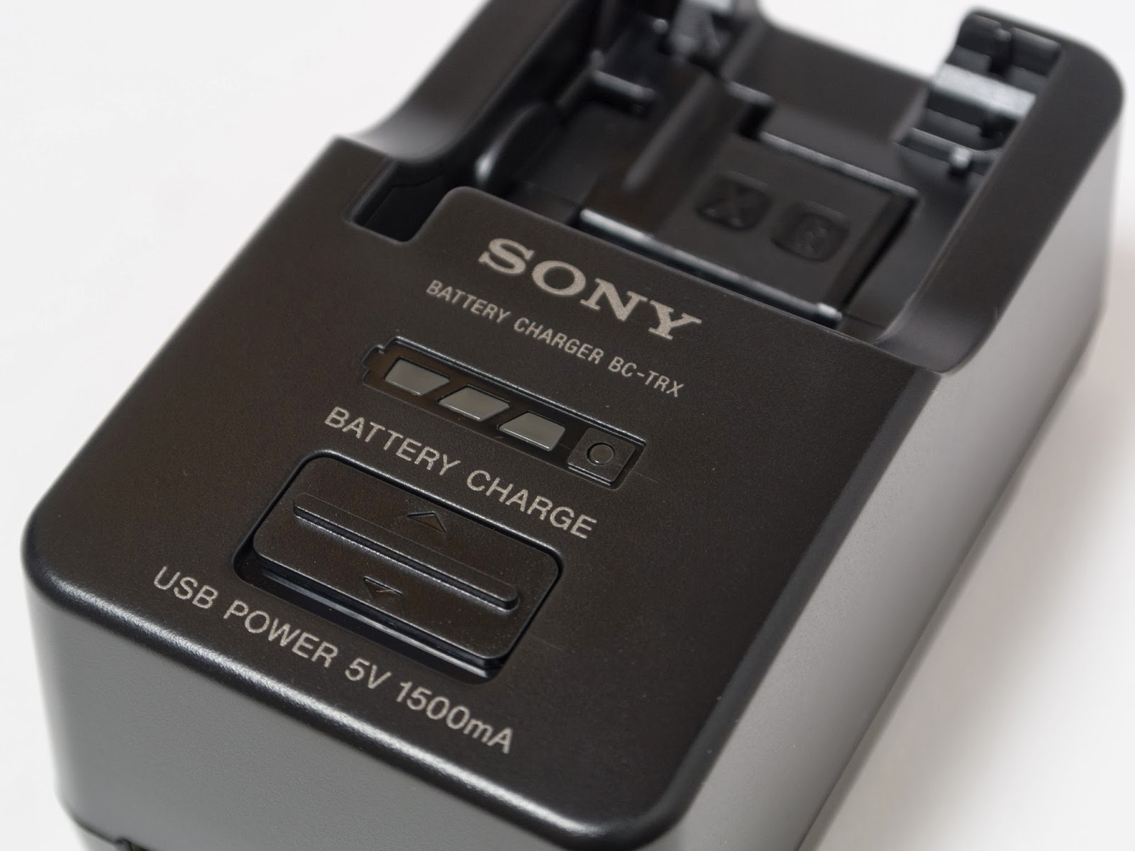 USB出力可能なデジカメ充電器、ソニー「BC-TRX」購入 - Fonland