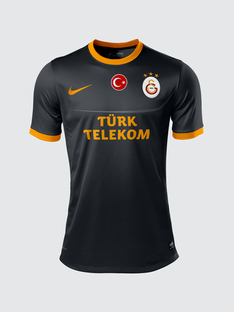 Galatasaray-F%C3%BCme-Sar%C4%B1-K%C3%BC%C3%A7%C3%BCk-boyut.png