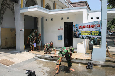 HUT KE 72 TNI, KODIM SRAGEN ADAKAN KARYA BAKTI TEMPAT IBADAH
