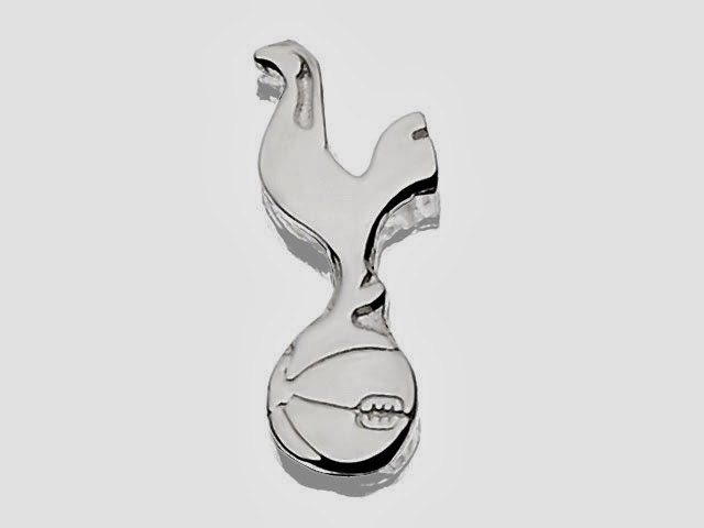 Spurs sterling silver crest earrings