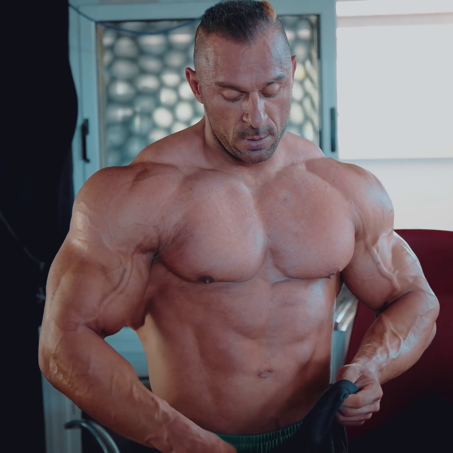 Muscle Lover TurkishCypriot bodybuilder Murat Senyigit