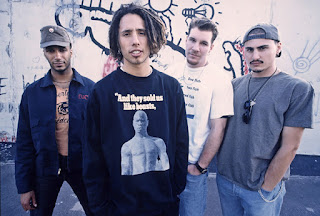 Biografi Rage Against the Machine Biografi Rage Against the Machine Rage Against the Machine adalah sebuah band rock Amerika dari Los Angeles, California, yang dibentuk pada tahun 1991. lineup band ini, tidak berubah sejak pembentukannya, terdiri dari vokalis Zack de la Rocha, gitaris Tom Morello, bassist Tim Commerford, dan drummer Brad Wilk. Rage Against the Machine terkenal karena campuran inovatif dari rock alternatif, punk rock, rap, logam berat dan funk serta politik dan lirik revolusioner. Rage Against the Machine mendapat inspirasi dari instrumentasi logam awal berat, serta rap tindakan seperti Public Enemy, Perkotaan Dance Squad, dan Afrika Bambaataa. grup musik dibedakan terutama oleh energi mereka kuat panggung, gaya berima de la Rocha dan teknik gitar ortodoks Morello. Pada tahun 1992, band ini merilis album debut self-titled, yang menjadi sukses komersial dan kritis, yang mengarah ke slot di 1993 festival Lollapalooza. Pada tahun 2003, album ini menduduki peringkat nomor 368 dalam daftar Rolling Stone majalah dari 500 album terbesar sepanjang masa. Band ini tidak merilis catatan tindak lanjut sampai tahun 1996, dengan jahat Empire. Album ketiga band ini, The Battle of Los Angeles, diikuti pada tahun 1999, dan pada tahun 2003, album ini menduduki peringkat nomor 426 dalam daftar yang sama. Selama awal sembilan tahun berjalan